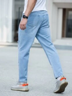 Men Cotton Ripped Straight Leg Jeans