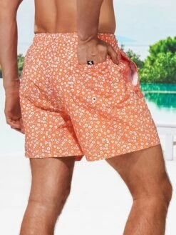 Men Ditsy Floral Drawstring Waist Shorts