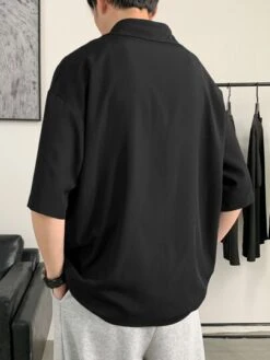 Manfinity Hypemode Men Solid Pocket Patched Button Up Shirt