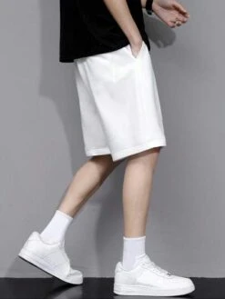 Manfinity Hypemode Men Letter Graphic Drawstring Waist Shorts