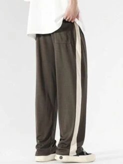 Men Contrast Side Seam Drawstring Waist Straight Leg Pants