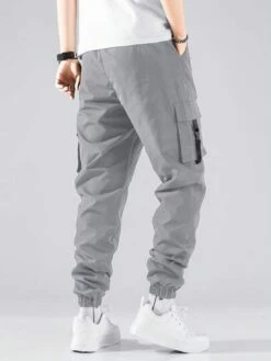 Manfinity Hypemode Men Letter Graphic Buckle Detail Flap Pocket Drawstring Waist Cargo Pants