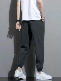 Men Drawstring Waist Slant Pocket Sweatpants