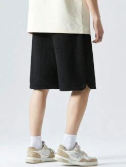 Men Drawstring Waist Solid Shorts