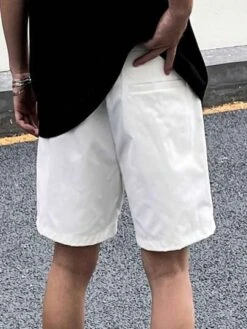 Manfinity Hypemode Men Solid Slant Pocket Shorts