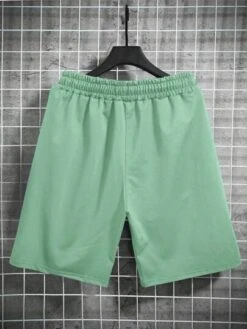 Manfinity Hypemode Men Bear Print Drawstring Waist Shorts