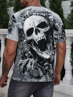 Manfinity LEGND Men Skull Print Tee