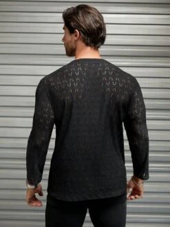 Manfinity Homme Men Solid Notched Neckline Shirt