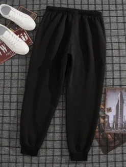 Men Heart Embroidery Drawstring Waist Thermal Lined Sweatpants