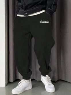 Manfinity EMRG Men Letter Graphic Drawstring Waist Sweatpants