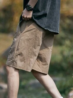 Men Drawstring Waist Split Hem Shorts