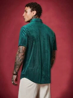 SHEIN Manfinity Homme Men Solid Button Front Shirt